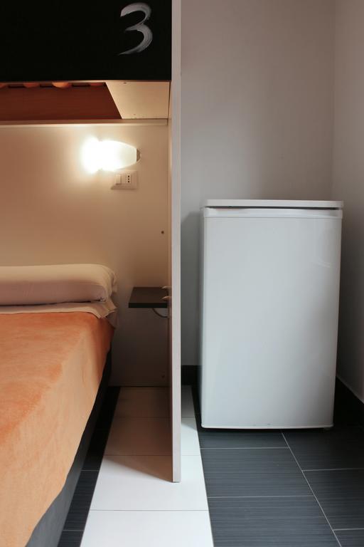New Generation Hostel Milan Center Exterior photo