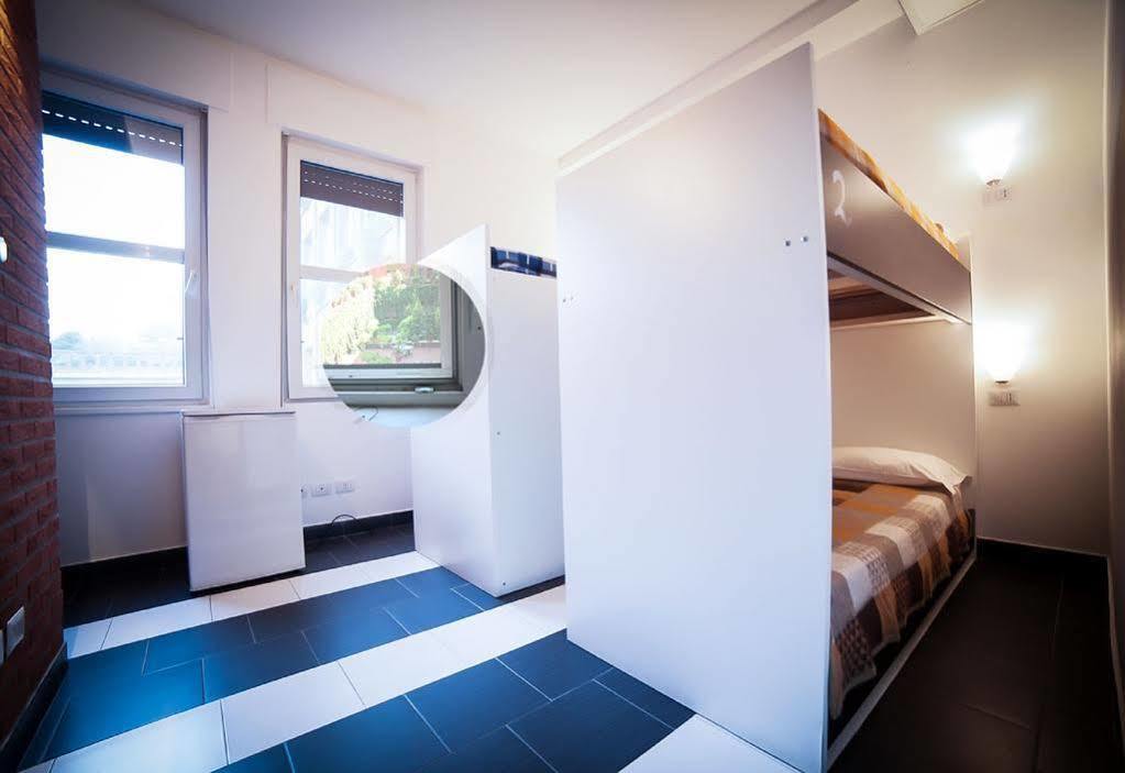 New Generation Hostel Milan Center Exterior photo