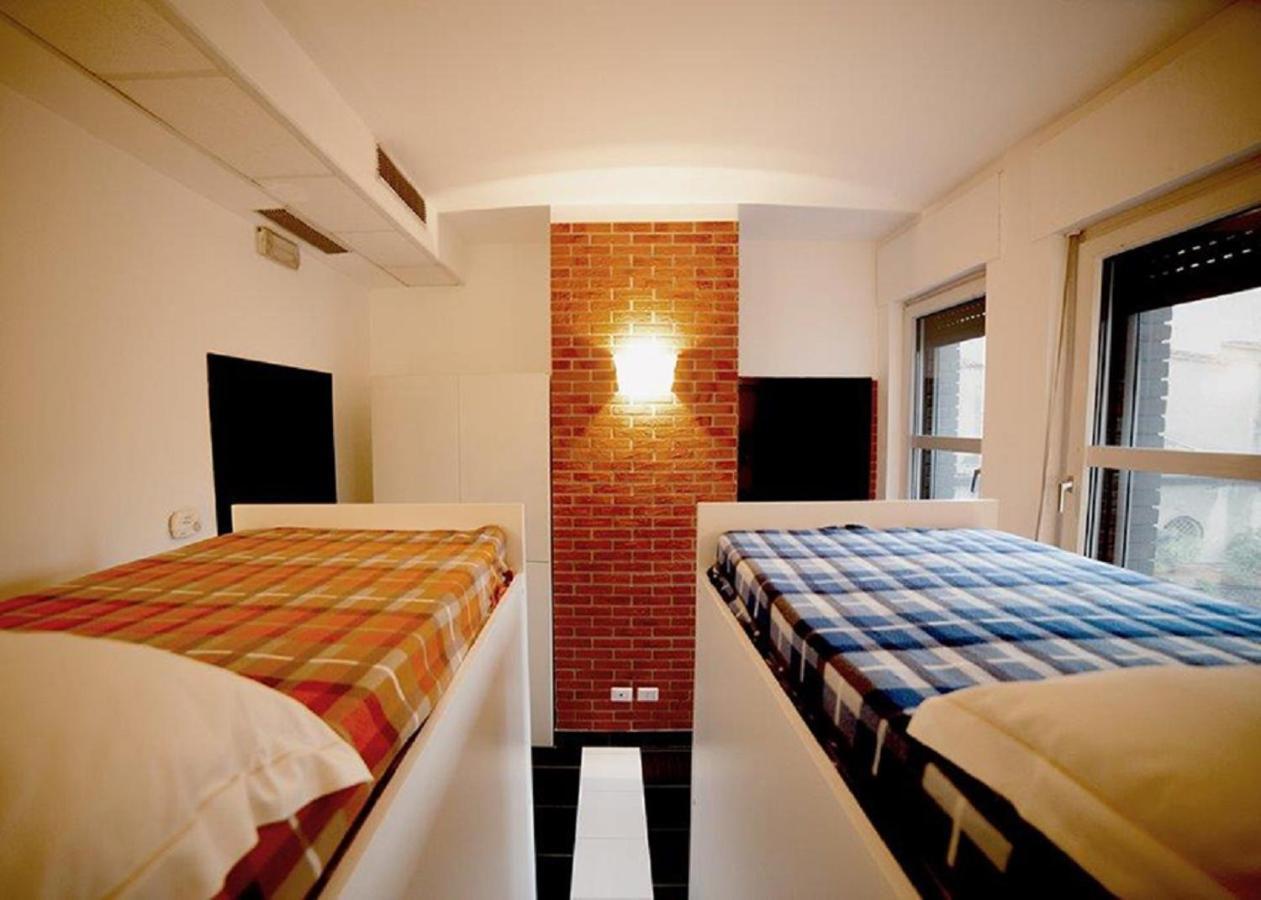 New Generation Hostel Milan Center Exterior photo